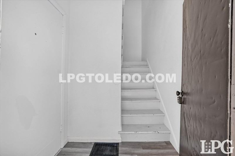 804 2nd St - Photo 4 of 20