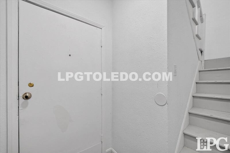 804 2nd St - Photo 5 of 20