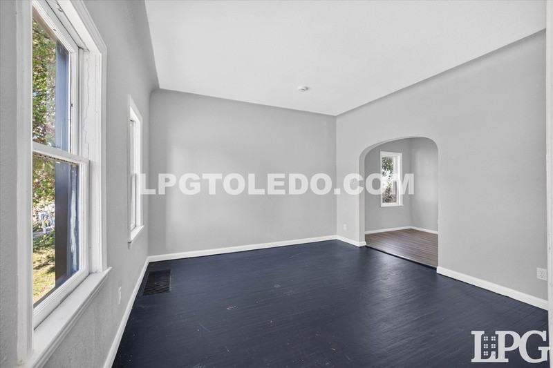 804 2nd St - Photo 6 of 20