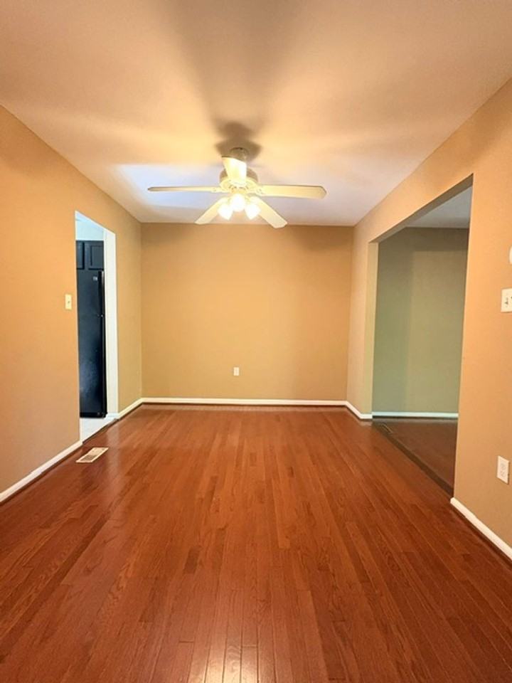 7829 Briardale Ter - Photo 7 of 30