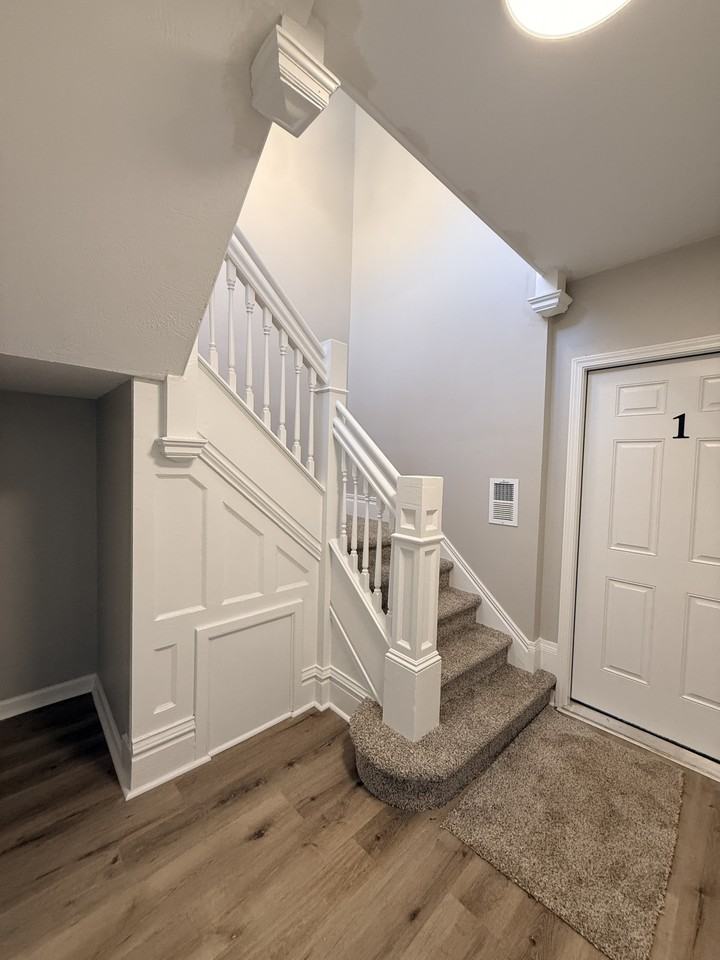 207 West Vine Street - Photo 2 of 17