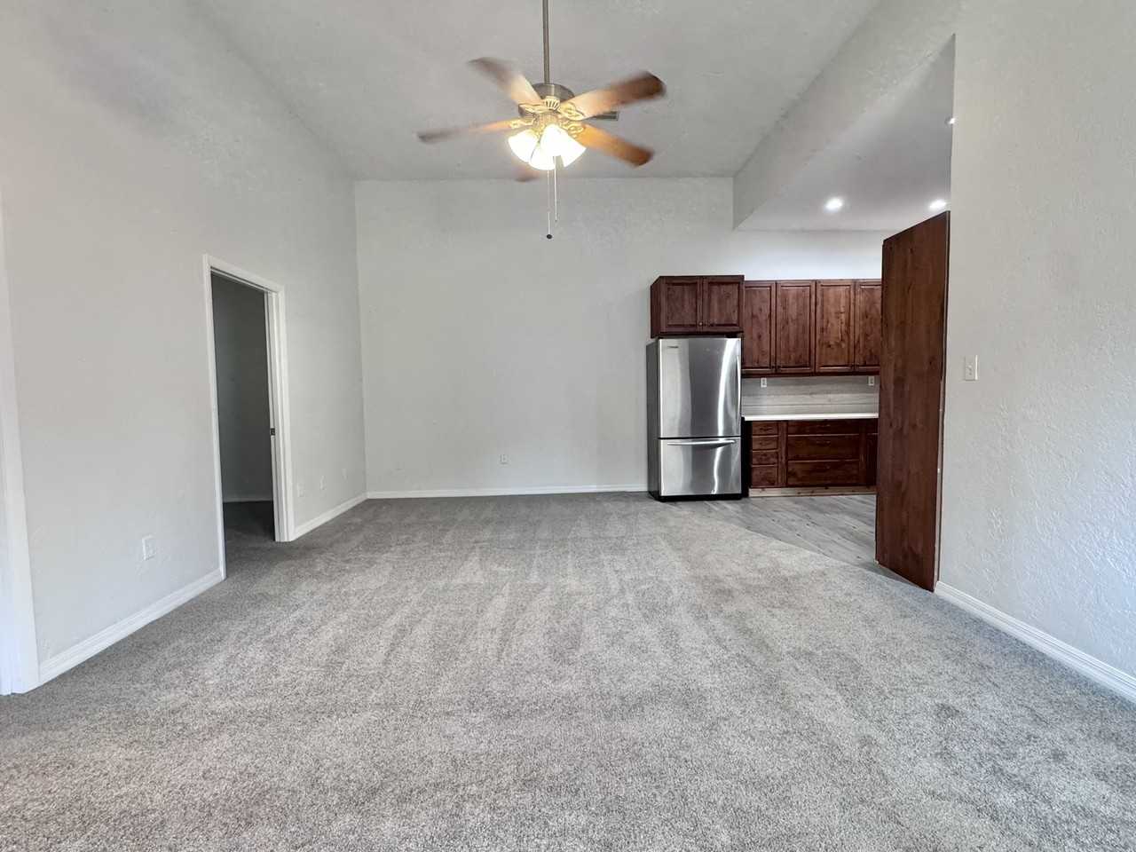 1901 Poppy Lane - Photo 4 of 15