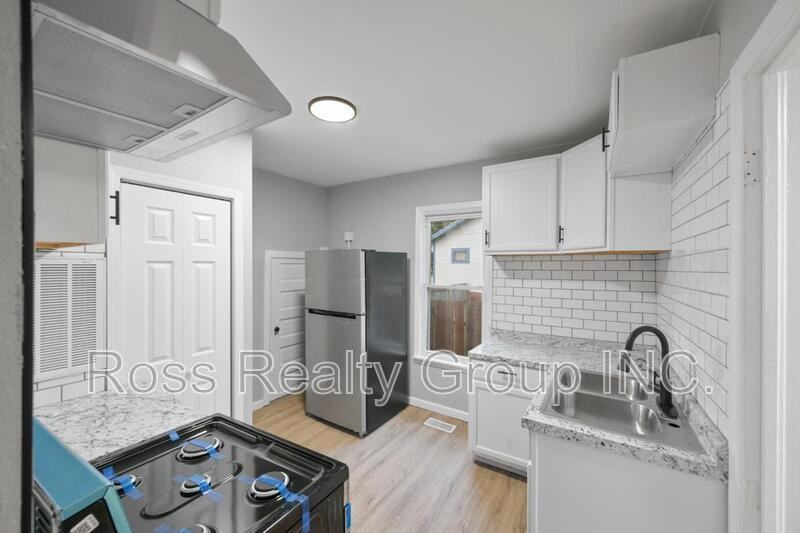 1908 Dunham St - Photo 2 of 13