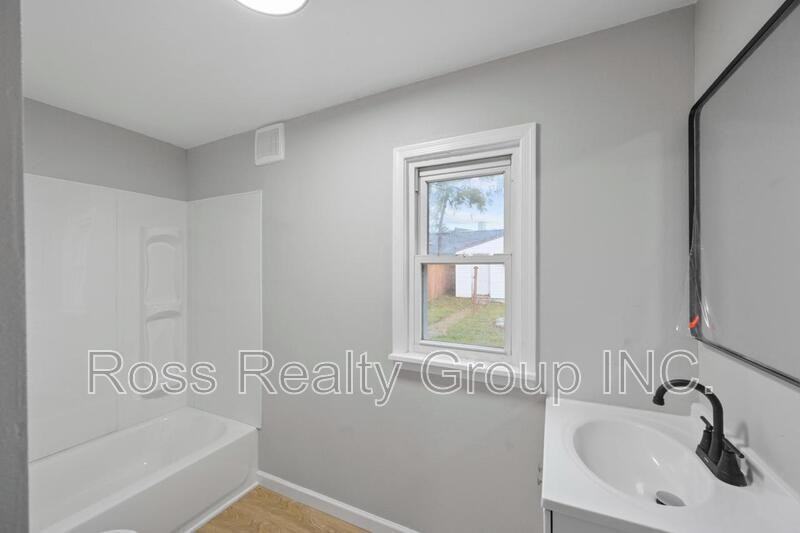 1908 Dunham St - Photo 3 of 13