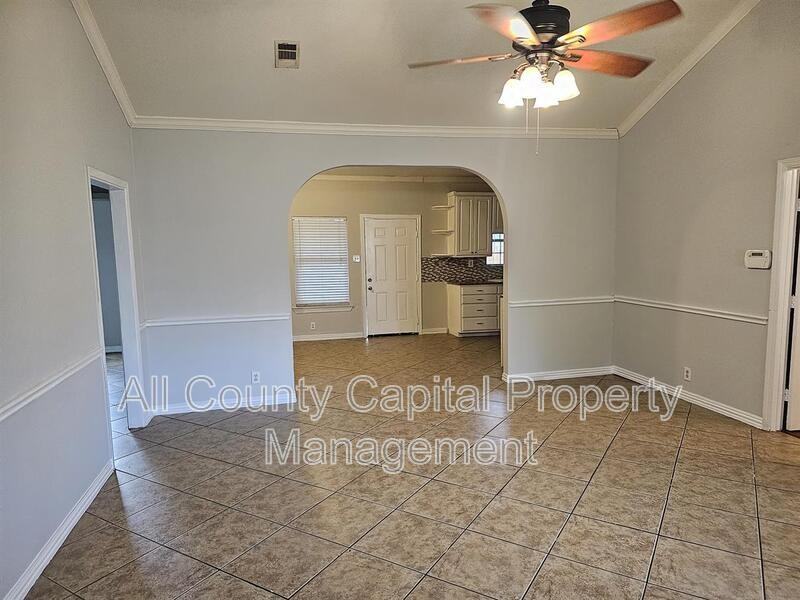 308 Mary St #308 - Photo 2 of 7