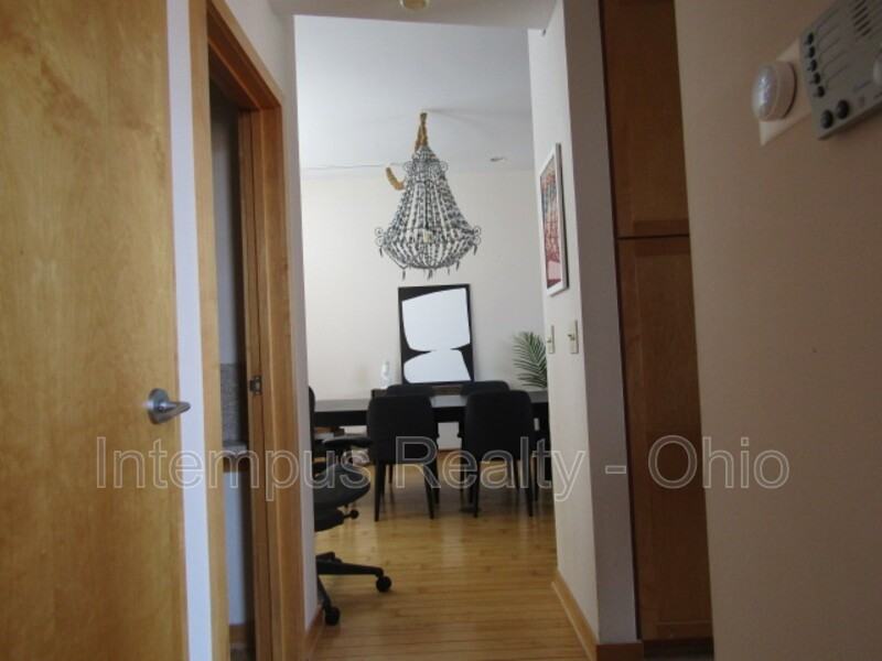 212 S Washington Ave - Photo 5 of 50