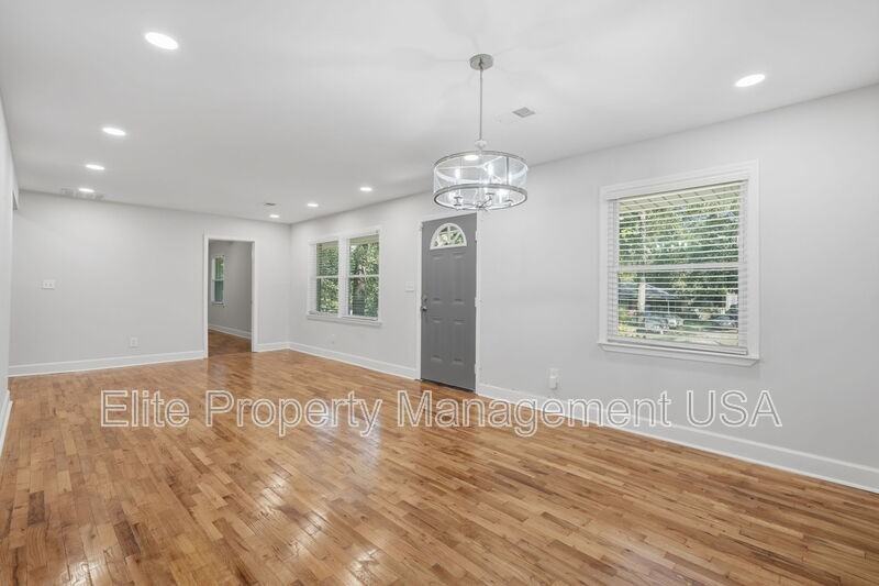 1395 Dennis Dr - Photo 4 of 18