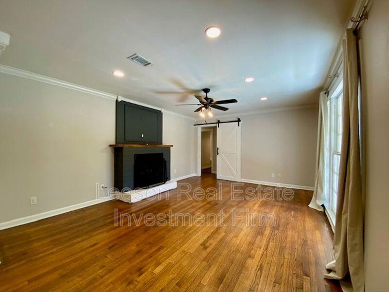 3792 Greenway Pl - Photo 5 of 22