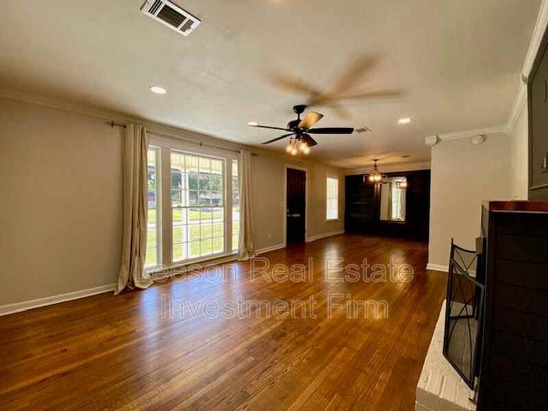 3792 Greenway Pl - Photo 6 of 22