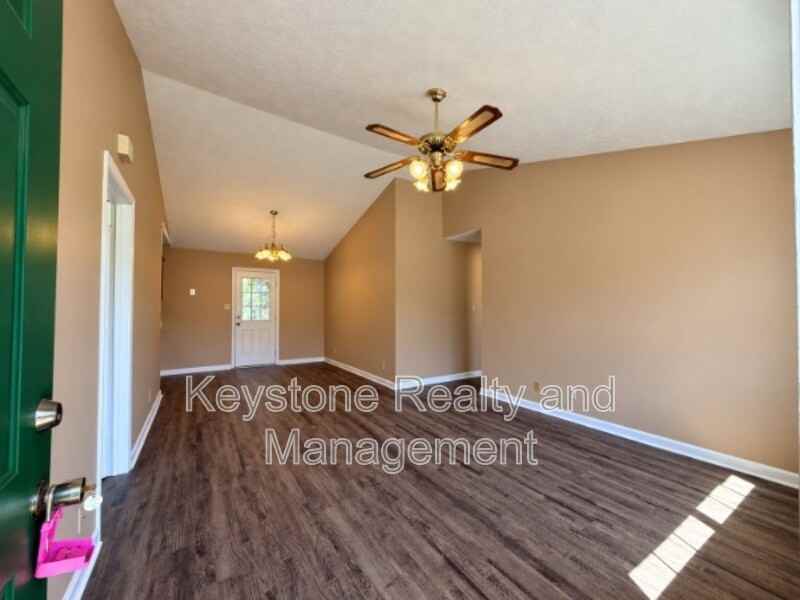 665 Artic Ave - Photo 2 of 13