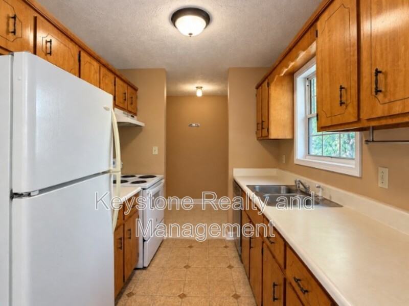 665 Artic Ave - Photo 3 of 13