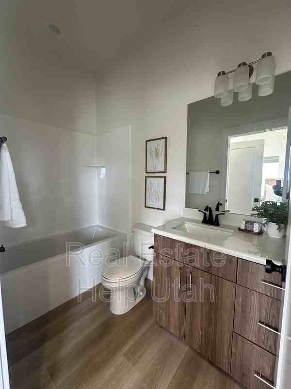 7852 S Holden St #D - Photo 5 of 11