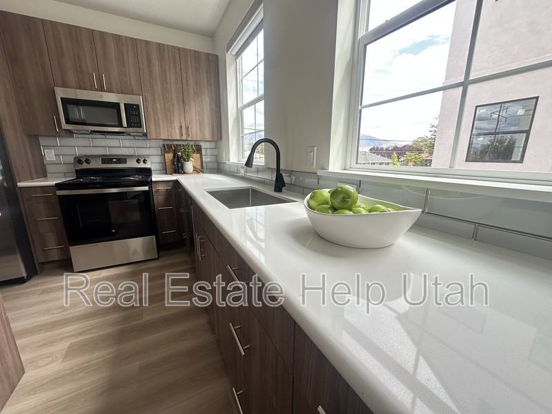 7852 S Holden St #D - Photo 7 of 11