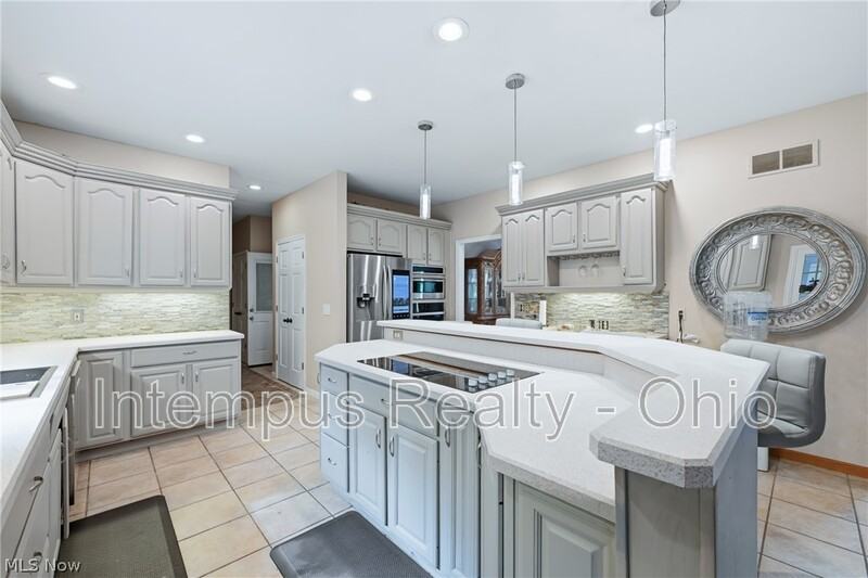 6605 Brookhollow Dr Sw - Photo 7 of 30