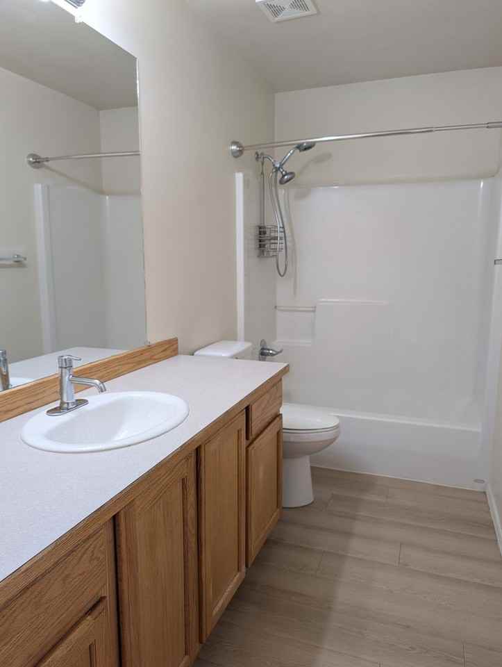 590 Lowell Ct - Photo 6 of 14