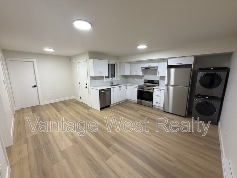 3741B Astoria Dr - Photo 3 of 12