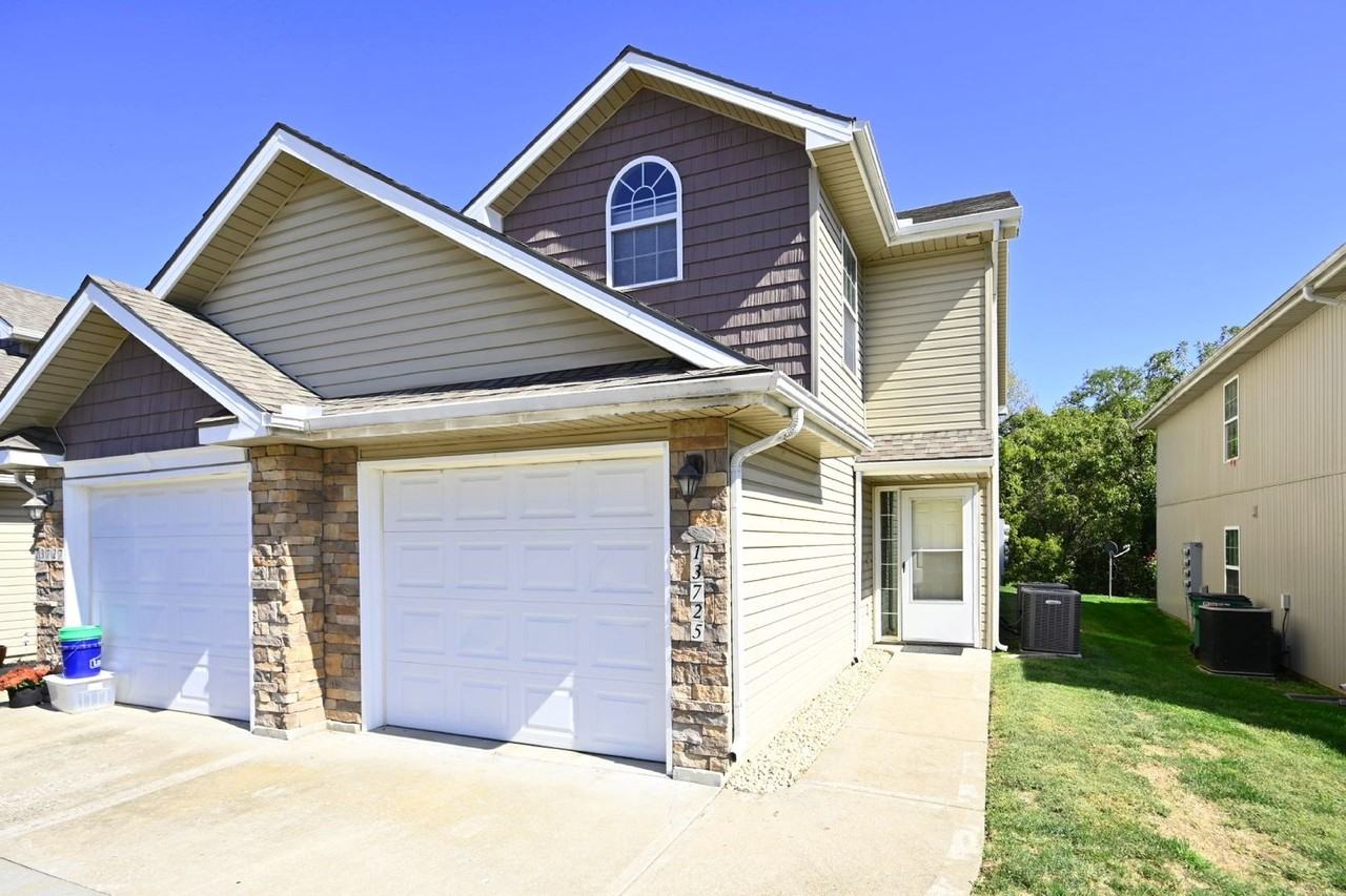 13725 Post Oak Ln