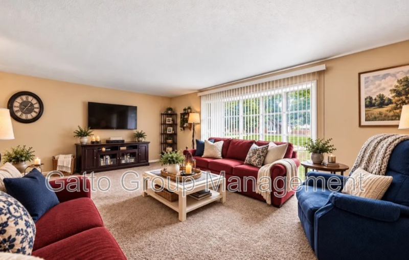 8071 Meadowdale Dr - Photo 3 of 14