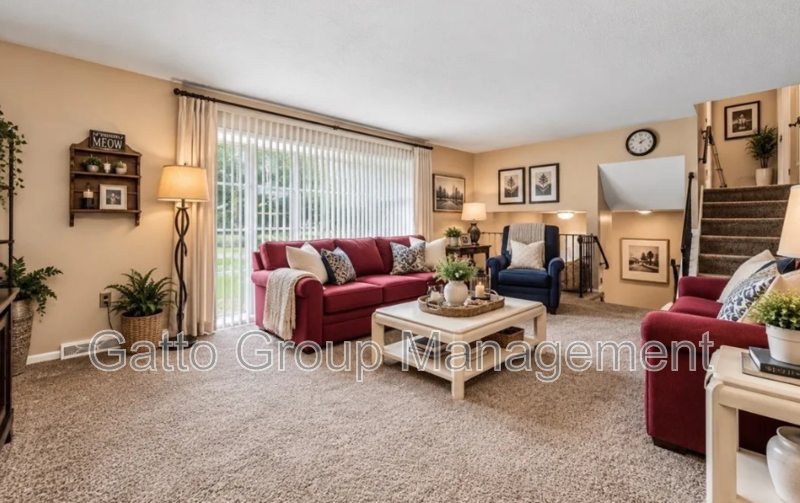 8071 Meadowdale Dr - Photo 4 of 14