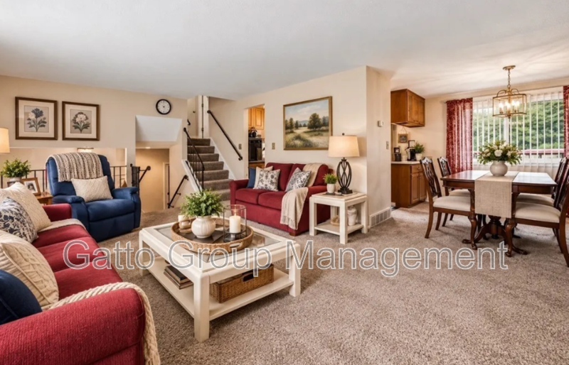 8071 Meadowdale Dr - Photo 5 of 14