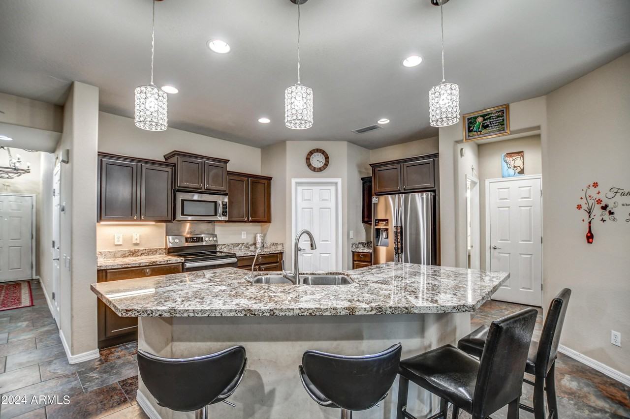2015 W Davis Rd - Photo 6 of 50