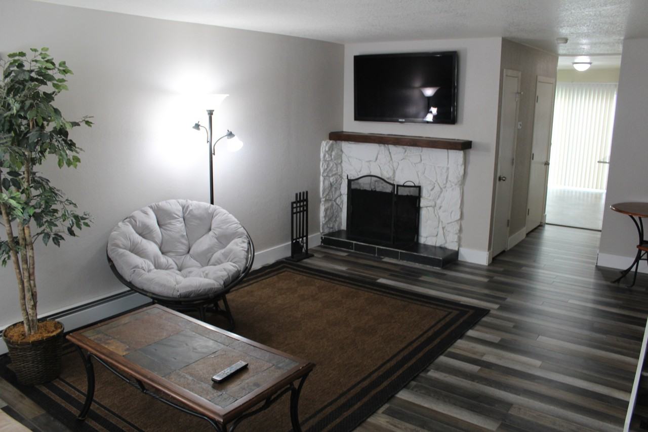 3421 N Shore Dr #3 - Photo 7 of 11