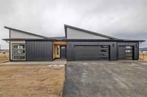 featured image of 3820 Monarch Rd