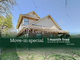 104 Ne Timber Ridge Dr - Photo 1 of 1
