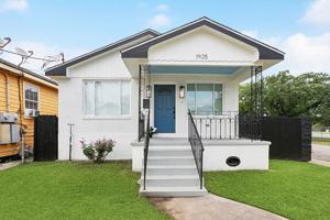 featured image of 1925 Desire St