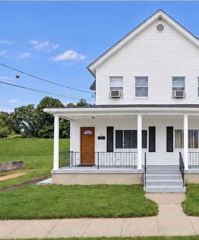 1417 Gardner Ave - Photo 3 of 23