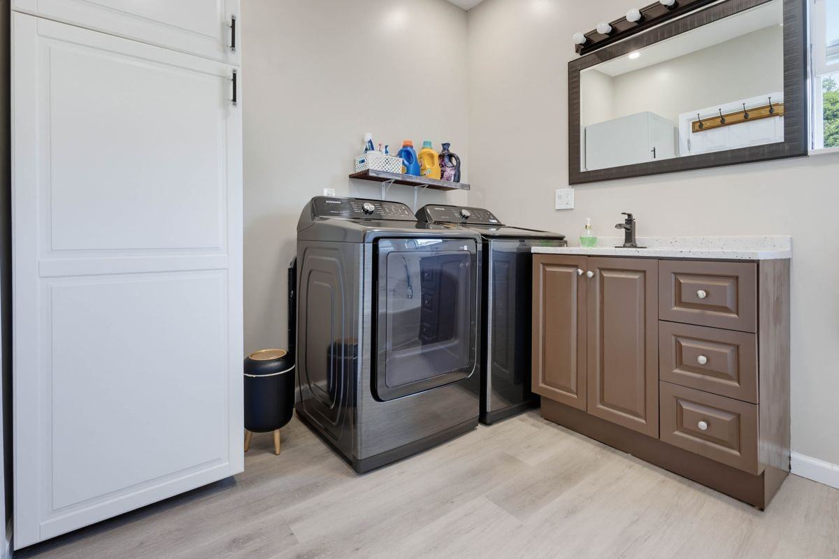 1417 Gardner Ave - Photo 5 of 23