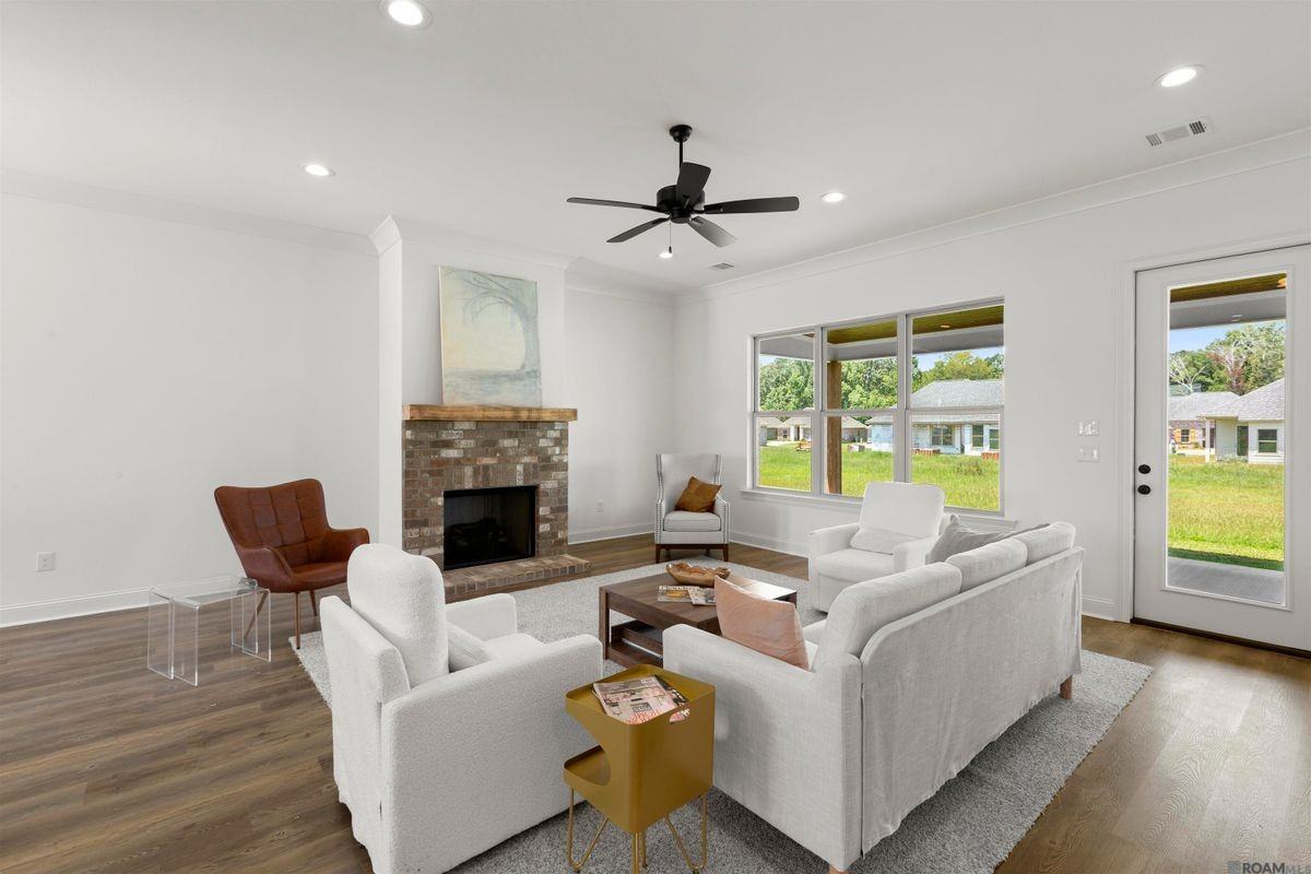 18803 Citation Way - Photo 3 of 24