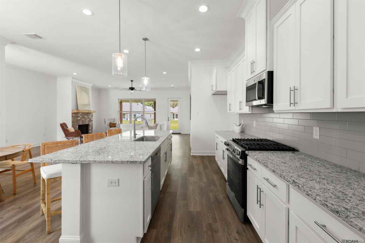 18803 Citation Way - Photo 6 of 24