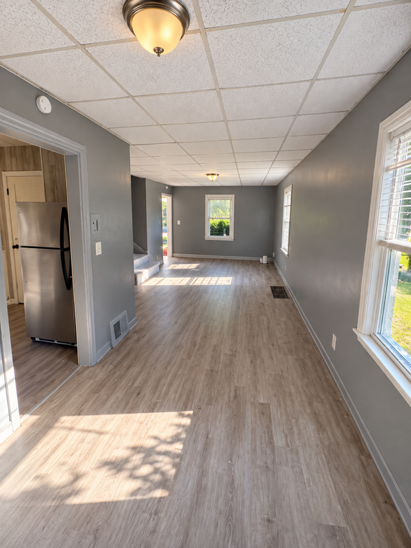 533 E 12th St - Photo 4 of 10