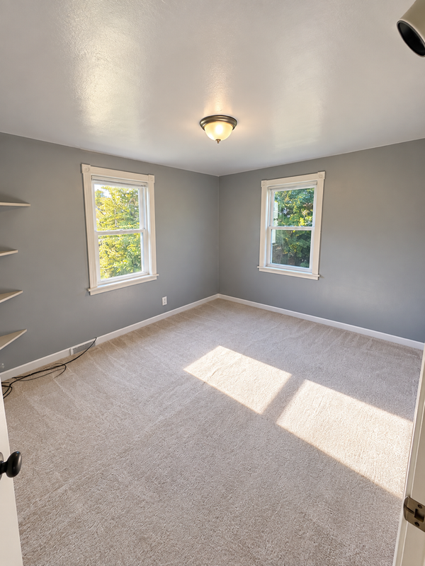533 E 12th St - Photo 6 of 10