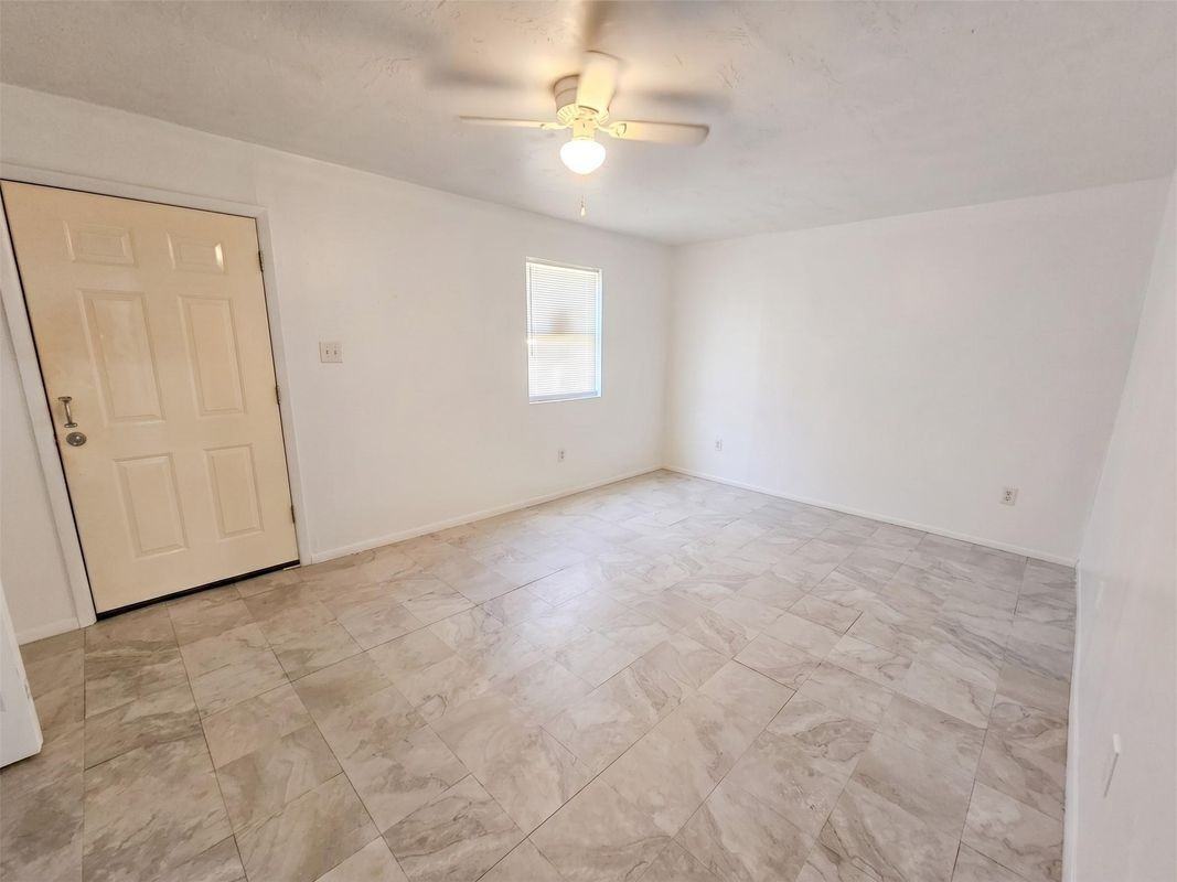 3440 Texas Ave - Photo 4 of 14