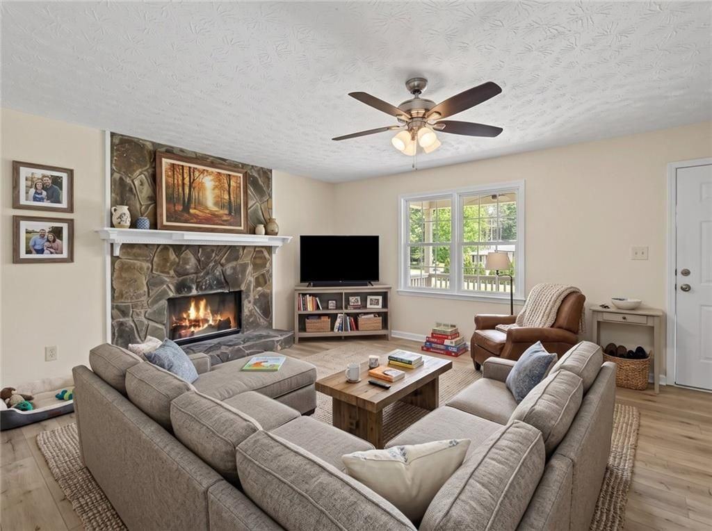 152 Village Dr - Photo 4 of 22