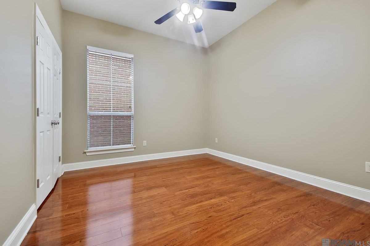 7916 Seville Ct - Photo 4 of 11