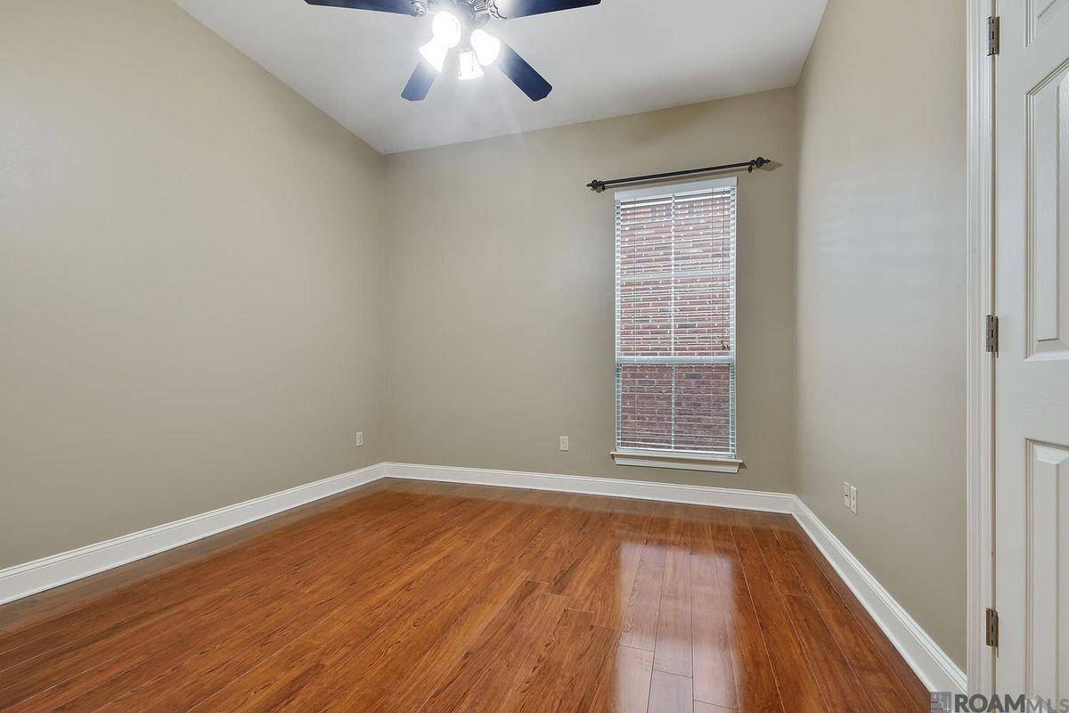 7916 Seville Ct - Photo 6 of 11