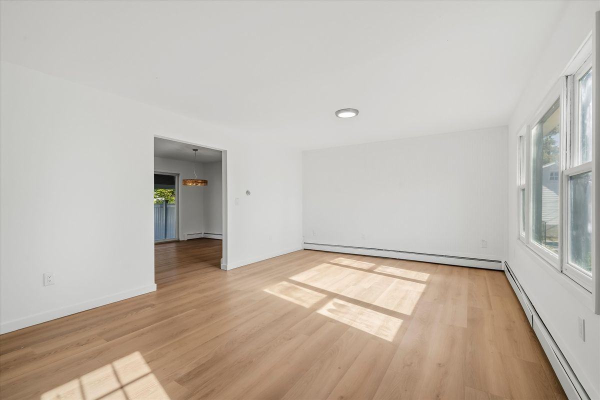 146 Charles St - Photo 4 of 23