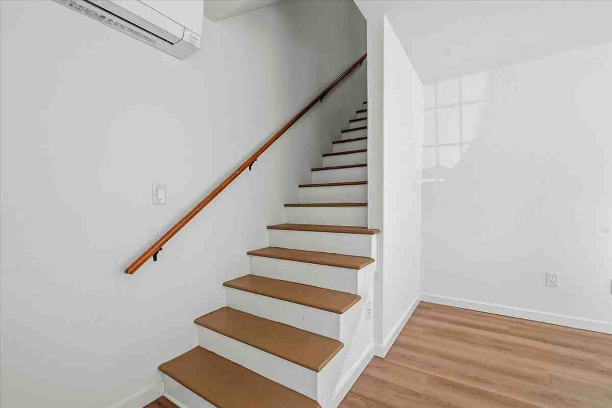 146 Charles St - Photo 7 of 23