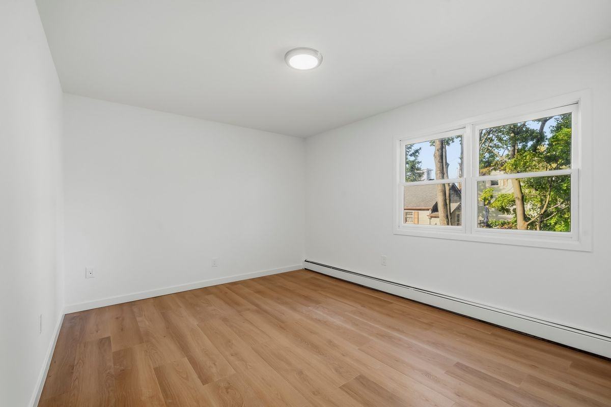 148 Charles St - Photo 5 of 22