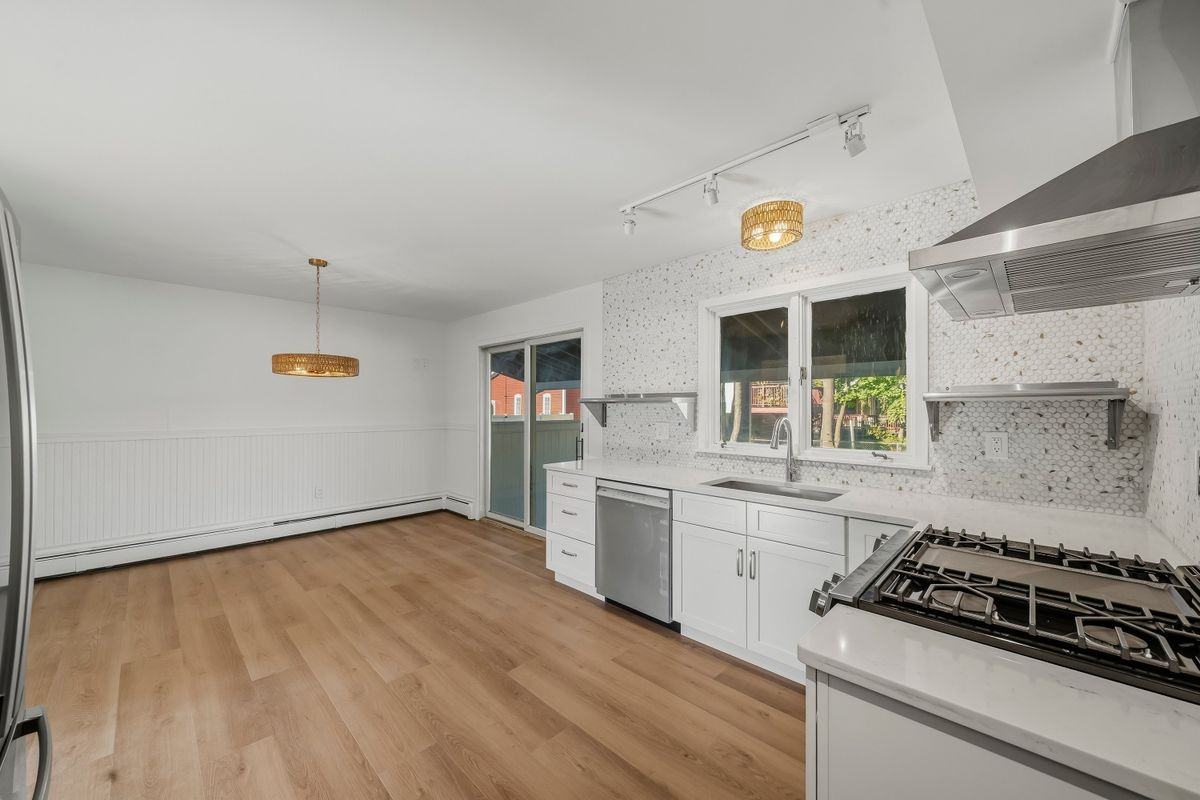 148 Charles St - Photo 7 of 22