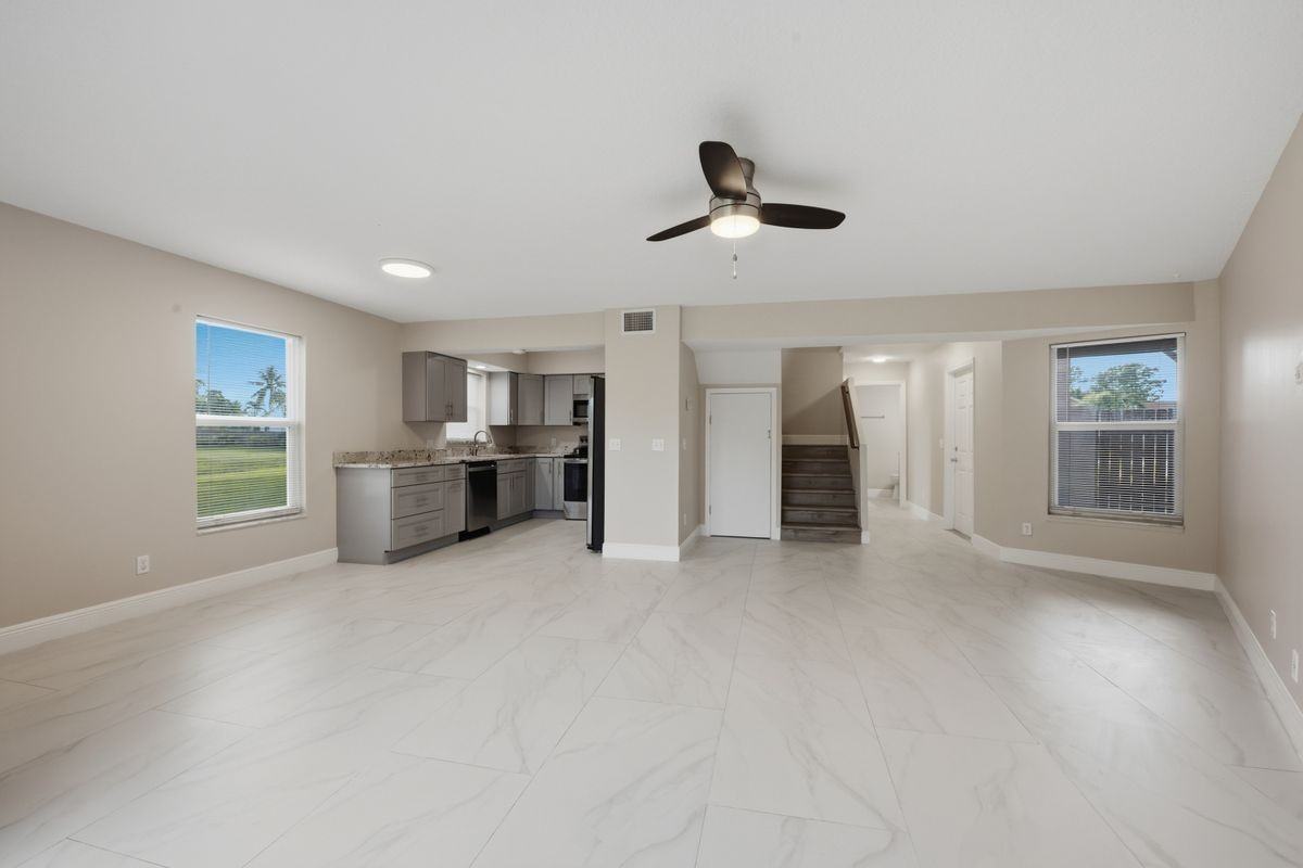 1033 Goldenrod Rd - Photo 4 of 13