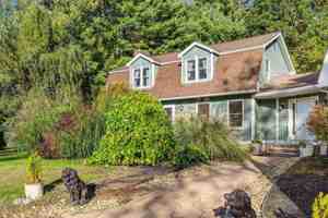 featured image of 125 N Lowell Rd