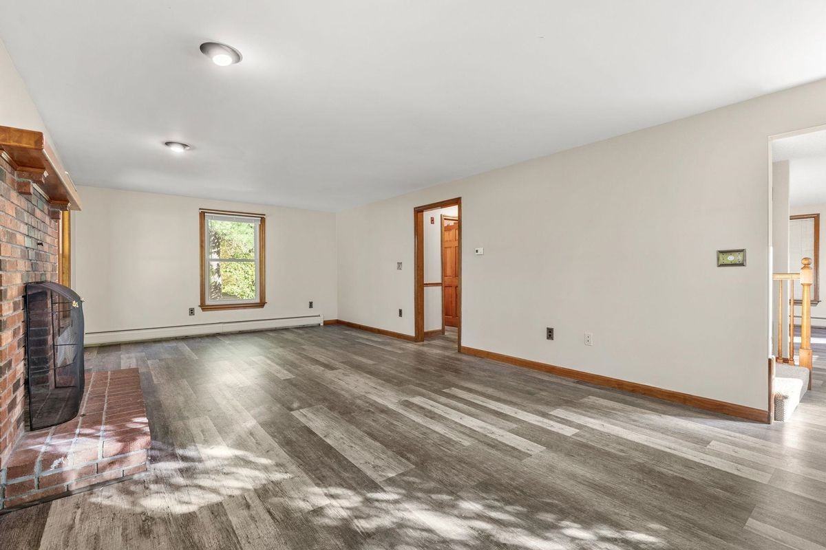 125 N Lowell Rd - Photo 2 of 43