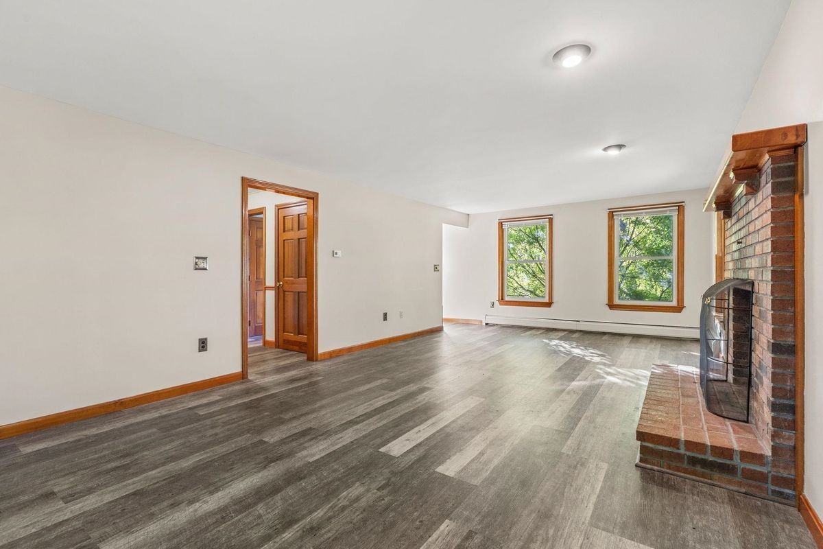 125 N Lowell Rd - Photo 4 of 43