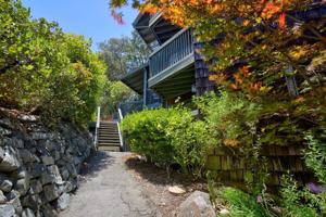 featured image of 911 Dewing Ave