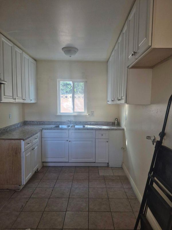 1222 W 144th St ##2 - Photo 3 of 9