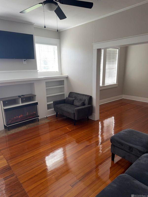 2060 Hemlock St - Photo 5 of 15
